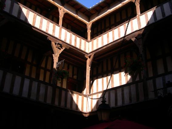  cour intérieure (ruelle des chats)